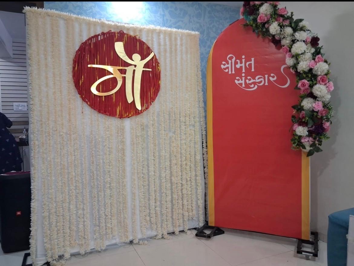Gau Floral Seemant Backdrop
