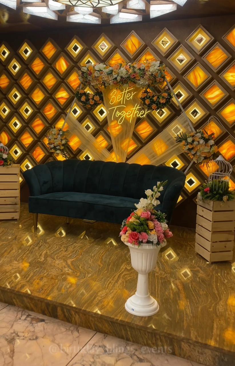 Emerald Sofa Golden Lattice Stage