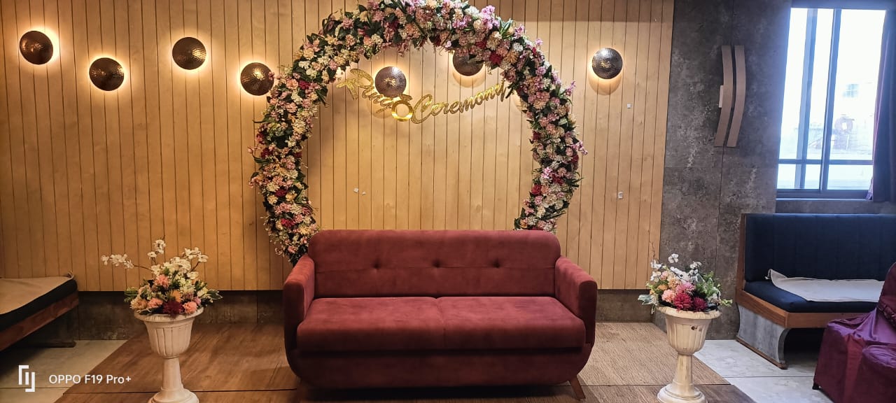 Wooden Panel Floral Ring Stage