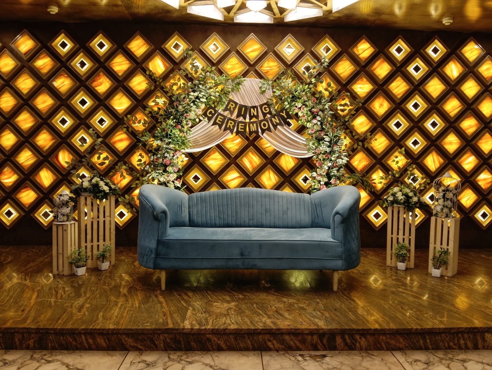 Golden Lattice Blue Sofa Stage