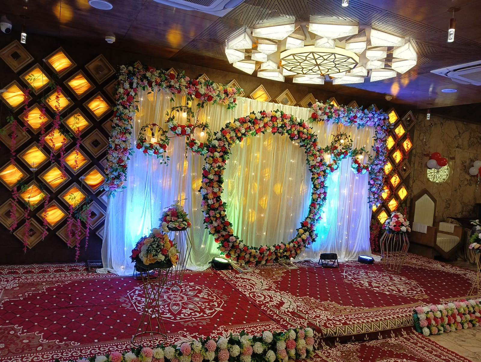 Golden Lattice Floral Canopy Stage